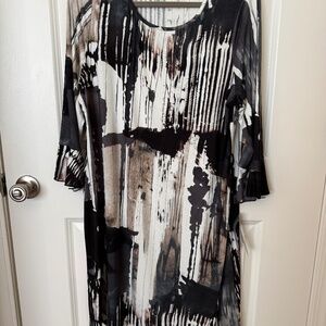 NWT Sno Skins Dress Size XL Neutral colors Modern Print